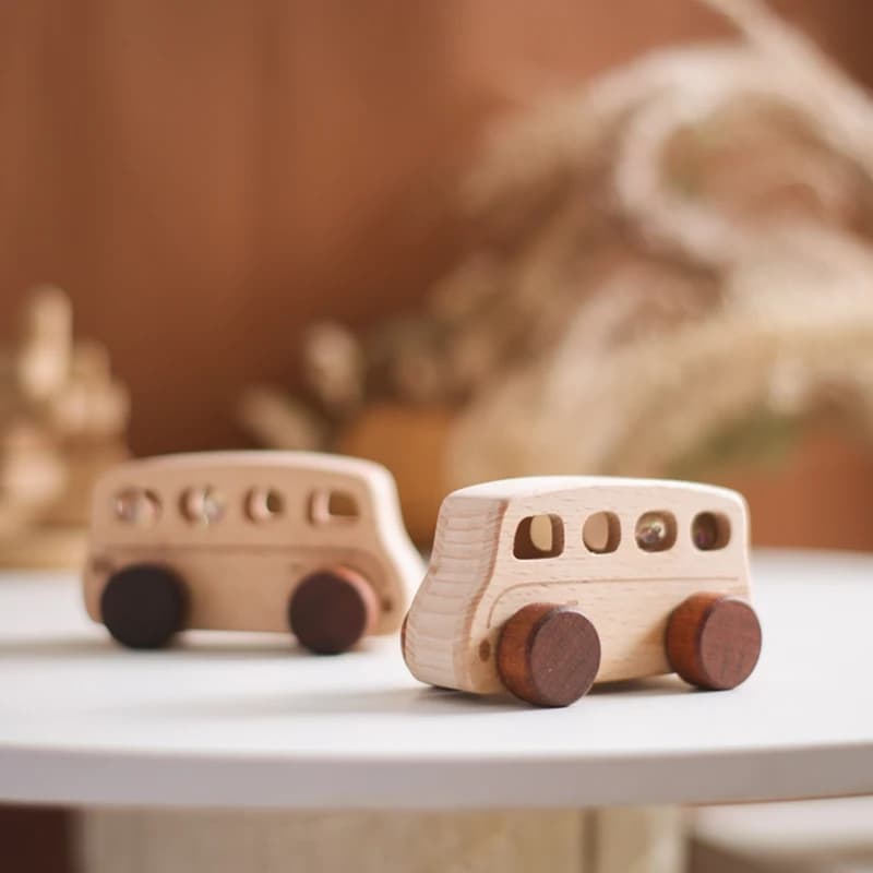 1PC Giocattoli in legno per bambini Blocchi per auto in faggio Cartoon Bus Giocattoli educativi Montessori Dentizione per bambini Gioca in palestra Prodotti regalo di compleanno per bambini