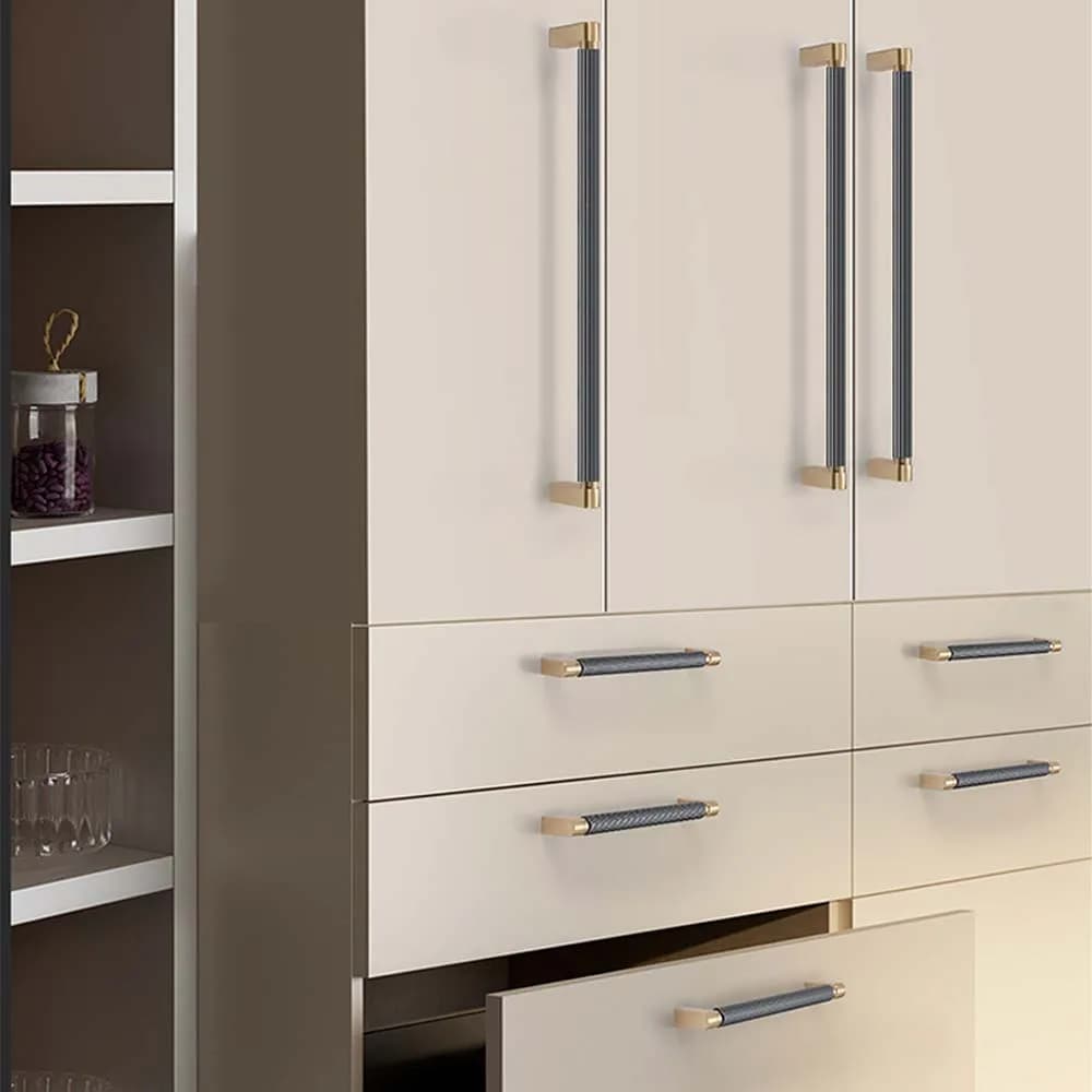 Maniglia per porta dell'armadio Porta dell'armadio di lusso americana leggera Armadio da cucina di fascia alta Cassetto dell'armadio Manopola estesa Ferramenta per mobili