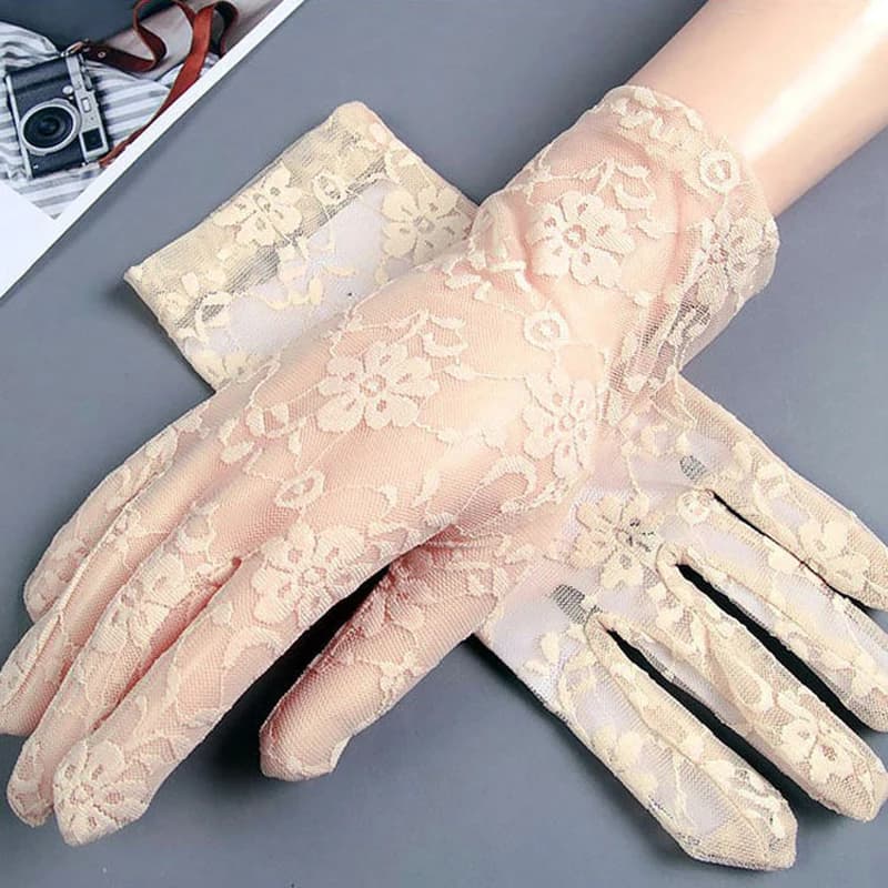 Women's Short Summer Gloves Breathable Lace Slim Style Fashionable Gloves Gentle Korean Gloves For Outdoor Solar Driving Protection