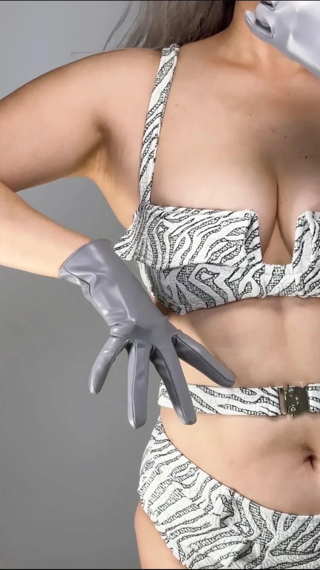 DooWay Guanti da donna in lattice extra corti in ecopelle PU nastro grigio elastico da 6 pollici palmo PU guanti da guida per abito da sera