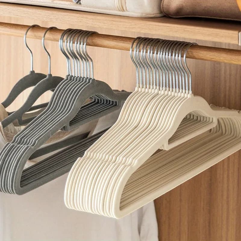 Appendiabiti in Velluto Premium con Rotazione a 360° ° Ganci Girevoli, Appendiabiti Salvaspazio Antiscivolo e Resistenti con Barra Porta Cravatte per Cappotti