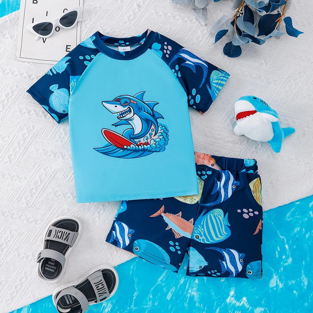 Set costume da bagno estivo per ragazzi con stampa squalo, 2 pezzi, protezione solare a maniche corte + pantaloncini da bagno, stile accattivante, abbigliamento da spiaggia/piscina, 1-8 anni, asciugatura rapida F