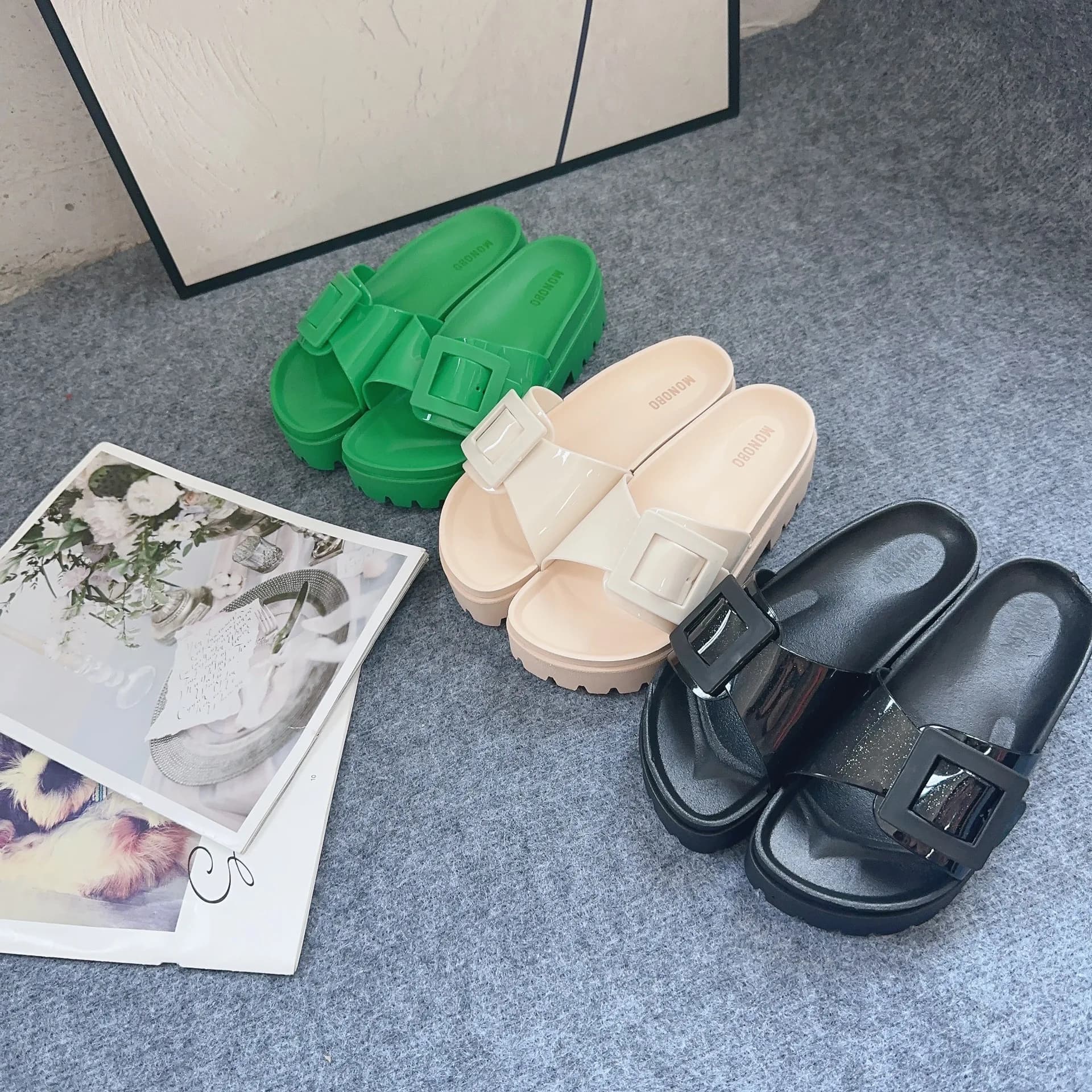 Sandali romani da donna con suola spessa 6 cm Sandali romani da donna Suola morbida antiscivolo Scarpe in gelatina profumata Pantofole da spiaggia in cristallo per ragazze adulte