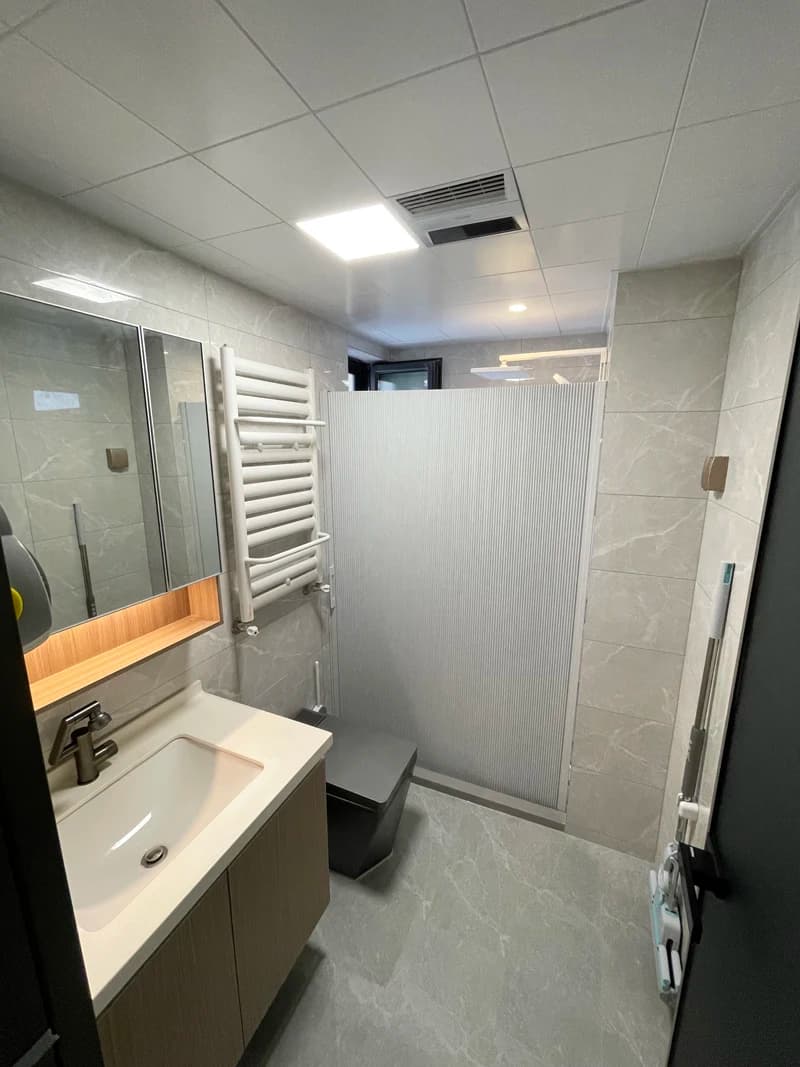 Nuovo bagno in arrivo Schermi doccia invisibili Tenda da doccia senza punzonatura Cornice bianca/nera Impermeabile a prova di muffa per il bagno