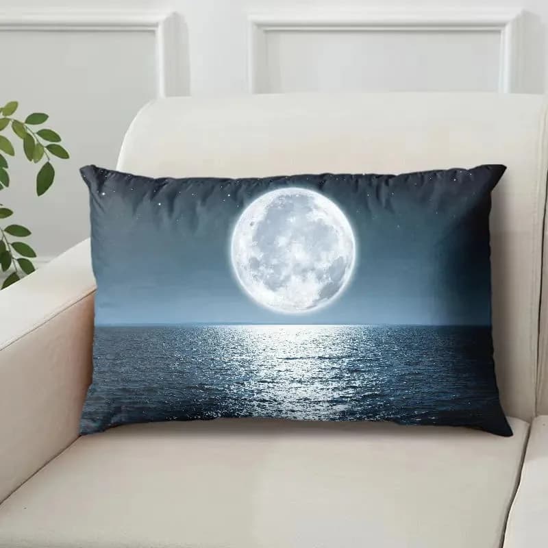 Fodera per cuscino lombare Moonlit Pink Mountain, fodera per cuscino in poliestere con paesaggio surreale per divano e camera da letto, con luna e foresta vivaci