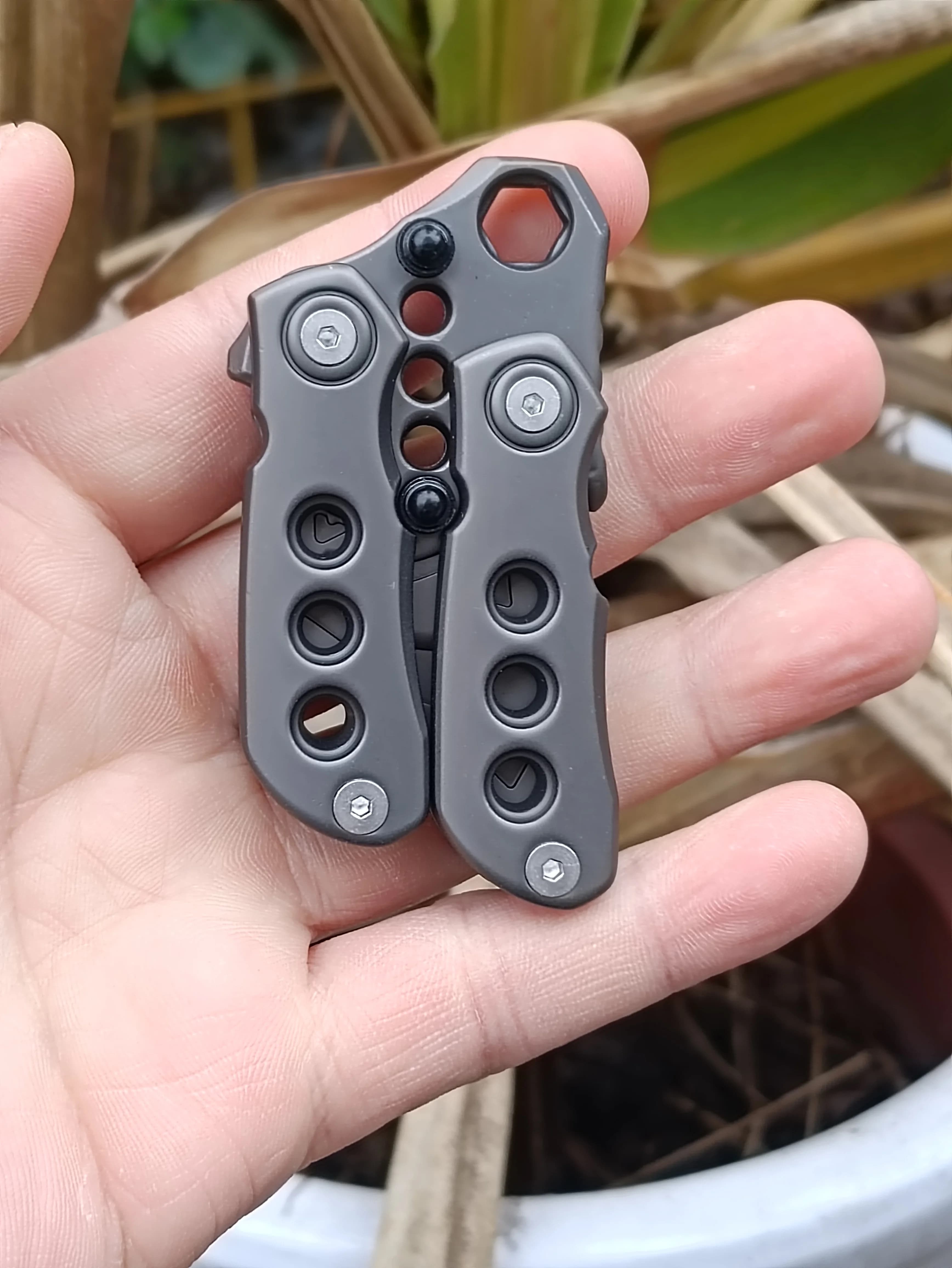 Fidget Slider Compact EDC NUOVA apertura della bottiglia Multifunzionale Fidget Slider Spinner Regali giocattolo antistress