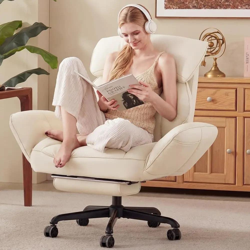 Sedia da Ufficio Ergonomica con Braccioli Girevoli, Seduta e Schienale a Molla, Sedia da Gaming Reclinabile con Poggiapiedi e Base in Metallo Crema