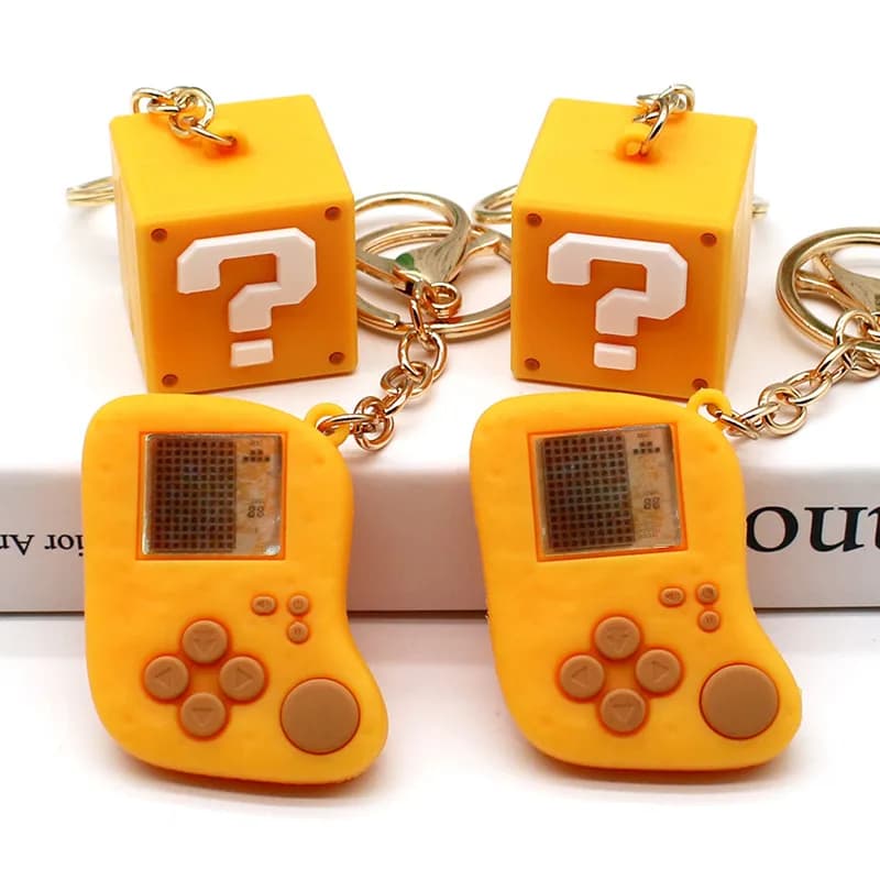 Portachiavi con scatola di punto interrogativo di simulazione creativa, console di gioco Tetris, borsa in materiale PVC, ciondolo chiave per auto, regalo squisito per coppia