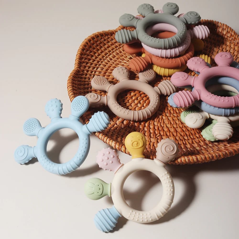 Massaggiagengive in morbido silicone: design facile da impugnare, lenisce le gengive dolorose per alleviare la dentizione (età 3–12 mesi)