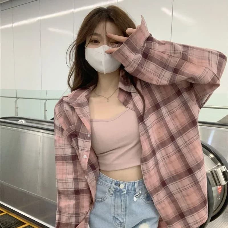 2025 Camicia da donna nuova estate Camicie scozzesi con collo a polo rosa Donna Camicetta a maniche lunghe allentata casual di media lunghezza femminile
