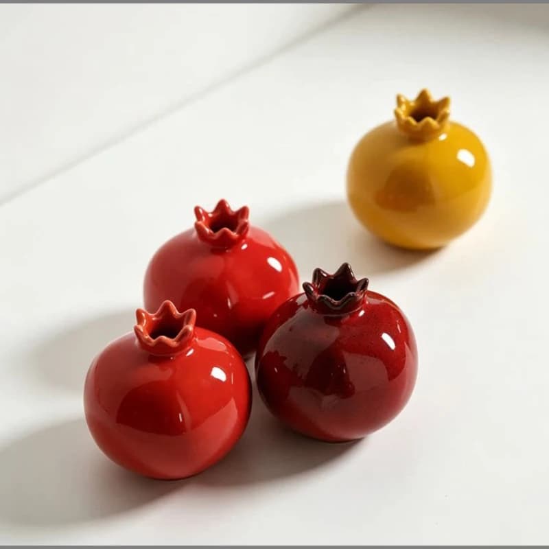 Creative Red Ceramic Pomegranate Vase Ornament for Living Room Wine Cabinet Office Desk Decoration Pomegranate Vase Craft Gifts