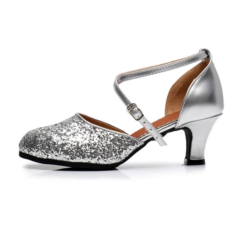 Scarpe da ballo all'ingrosso per le donne latino all'aperto scarpe da ballo Salsa latina per le donne tacchi bassi con punta stretta 3.5cm scarpe da ballo moderne