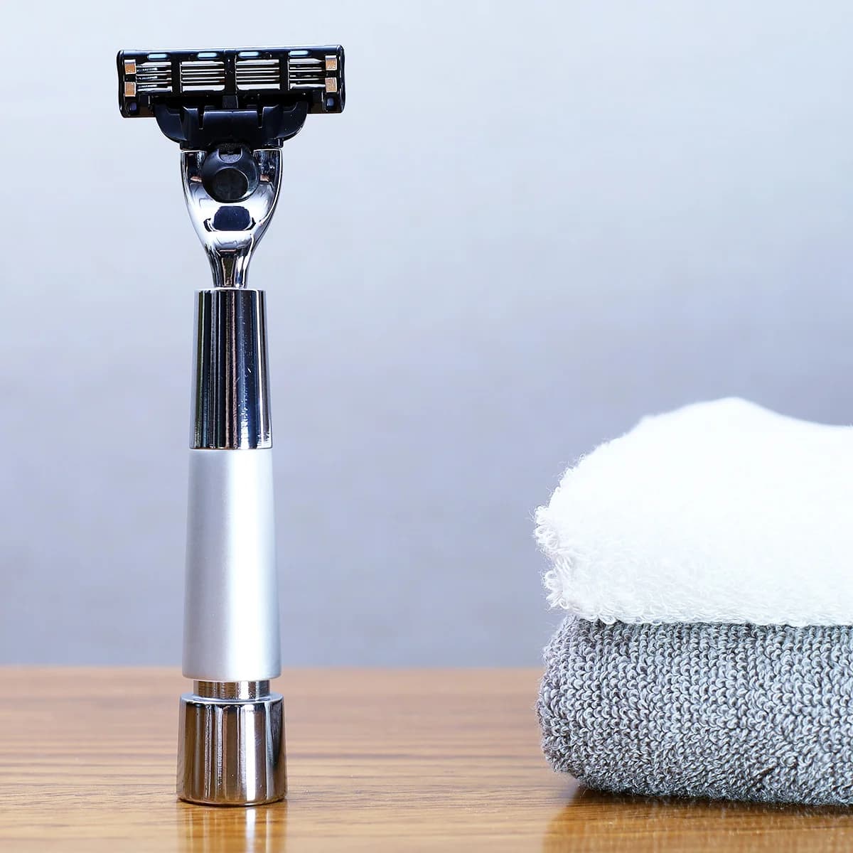 iRAZOR Classic Men's Bearing Shaving Razor Handle 3 Roads Mach 3 Blade Tool for Shaking