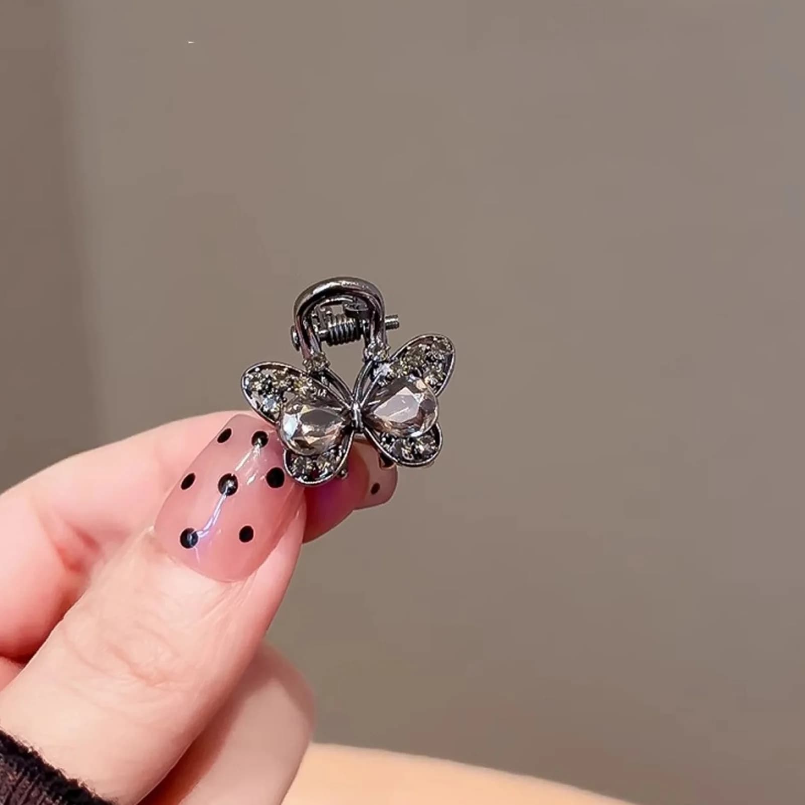Fermaglio per capelli in cristallo per donna, design elegante con decorazioni in strass, leggero e resistente per l'uso quotidiano o per occasioni speciali
