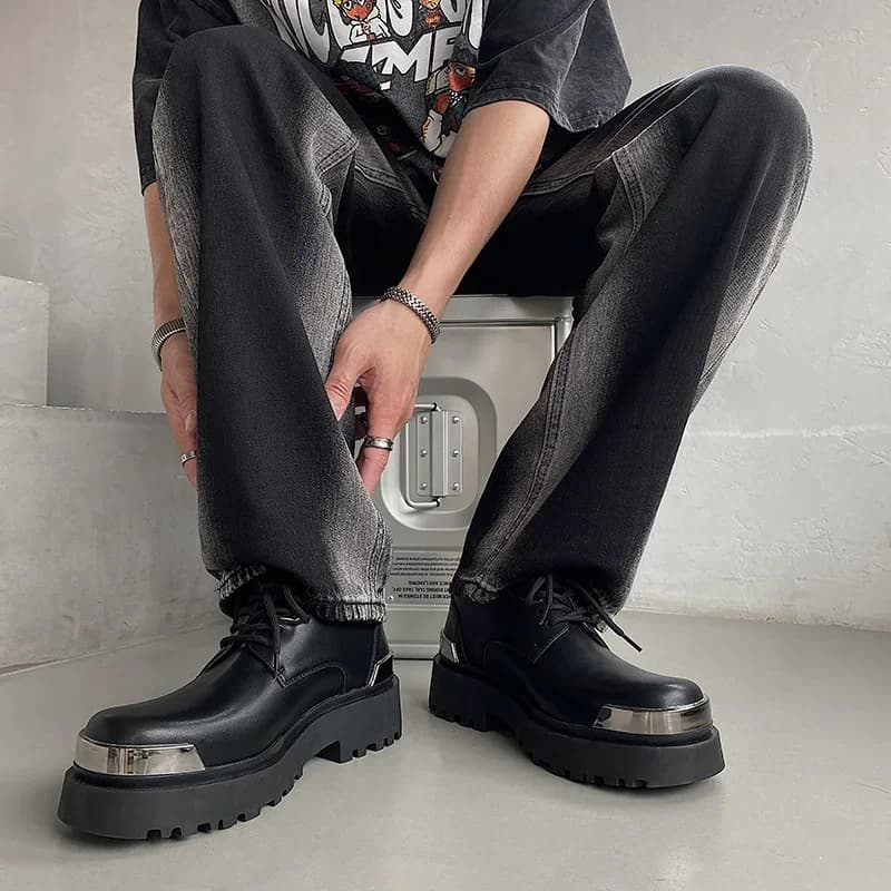 Uomo Harajuku uomo coreano scarpe da coppia in pelle Streetwear moda Casual piattaforma spessa in pelle di metallo da sposa mocassini da uomo scarpe