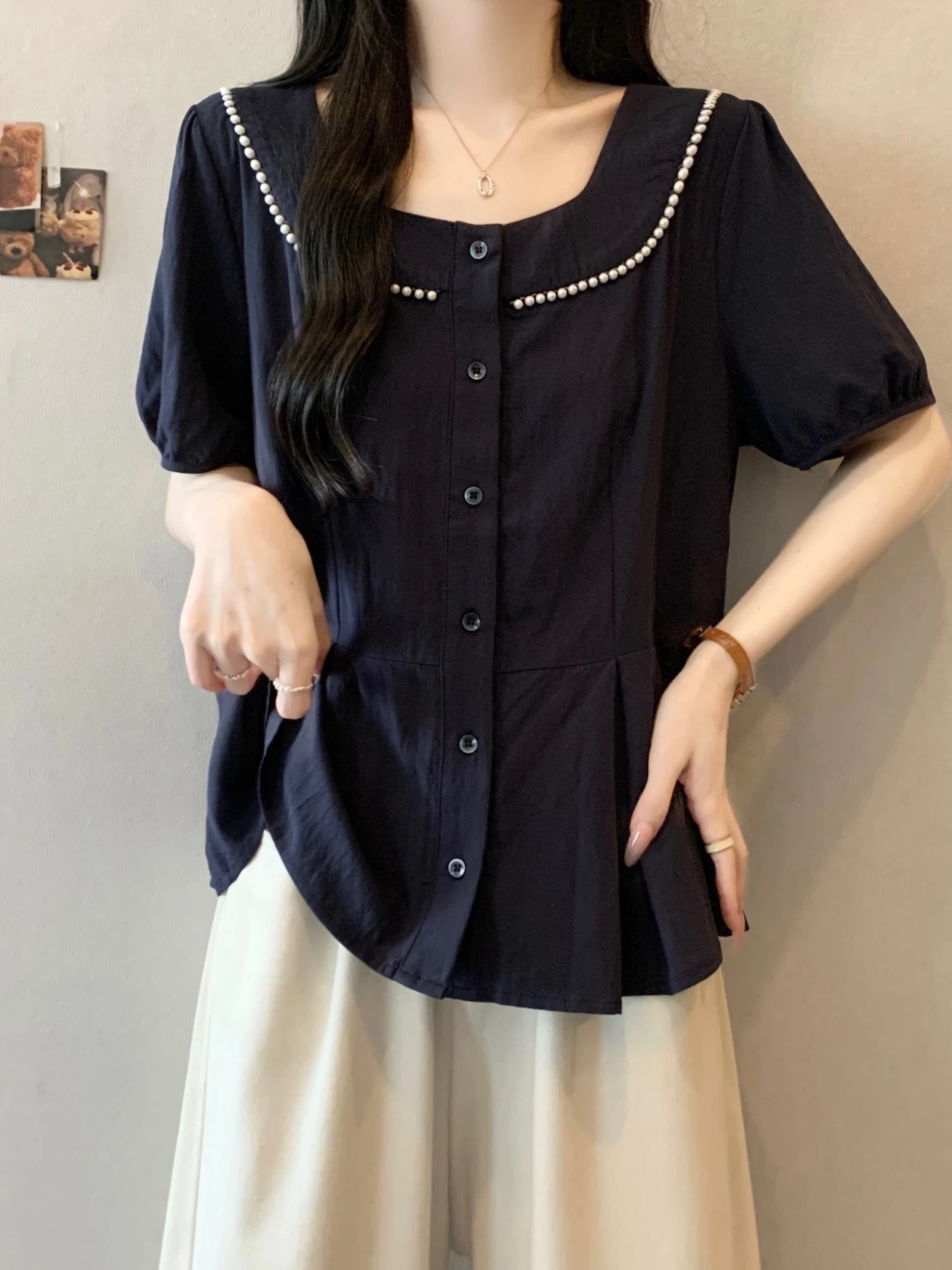 Camicetta da donna taglie forti estiva alla moda, giovane ed elegante, con perline, scollo quadrato, maniche a sbuffo, effetto snellente e che nasconde le imperfezioni