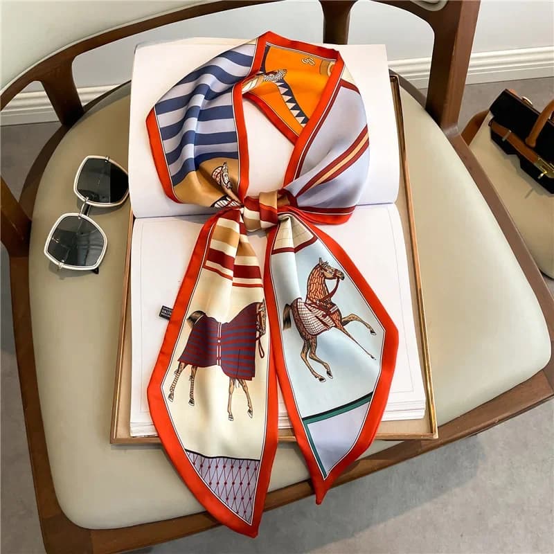Sciarpa stampata cavallo di marca di lusso Sciarpa elegante sottile e setosa Sciarpa decorativa casual da donna