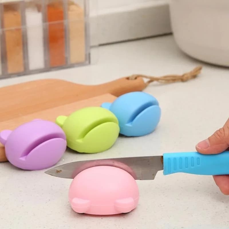 Mini rana affilacoltelli portatile forbici affilatrici utensili da cucina in pietra pietra per affilare rapidamente