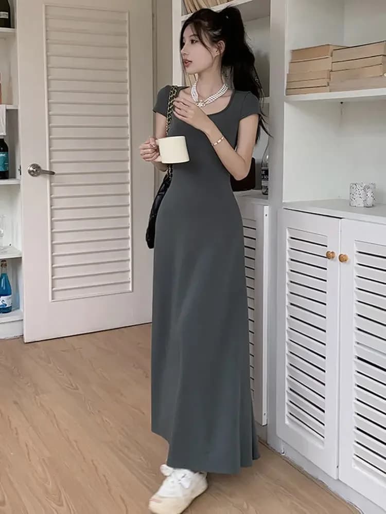Nuova Tuta Estiva Elegante a Maniche Corte con Gonna Lunga a Trapezio, Stile Commuter, Scollo Quadrato alla Francese, Gonna Ampia a Ruota