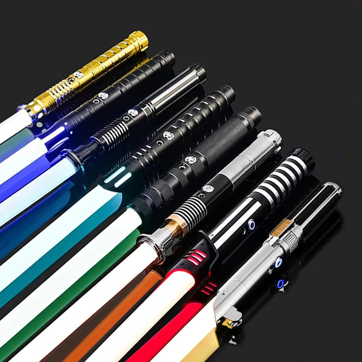Spada laser in metallo RGB Duello Altalena liscia Spada laser Sabre De Luz 16 Cambio colore 16 Suoni FOC Rave Lampeggiante Giocattolo