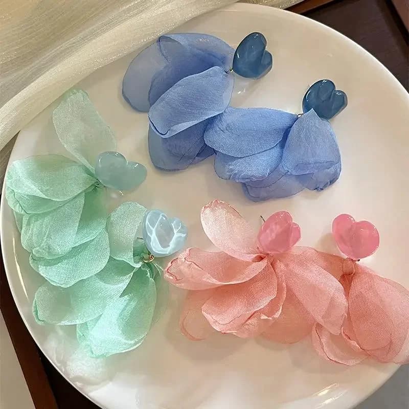 Orecchini pendenti con fiori in tessuto a rete dolce alla moda per le donne Orecchini a cuore in acrilico rosa Vacanza Spiaggia Viaggi Gioielli Regalo per feste