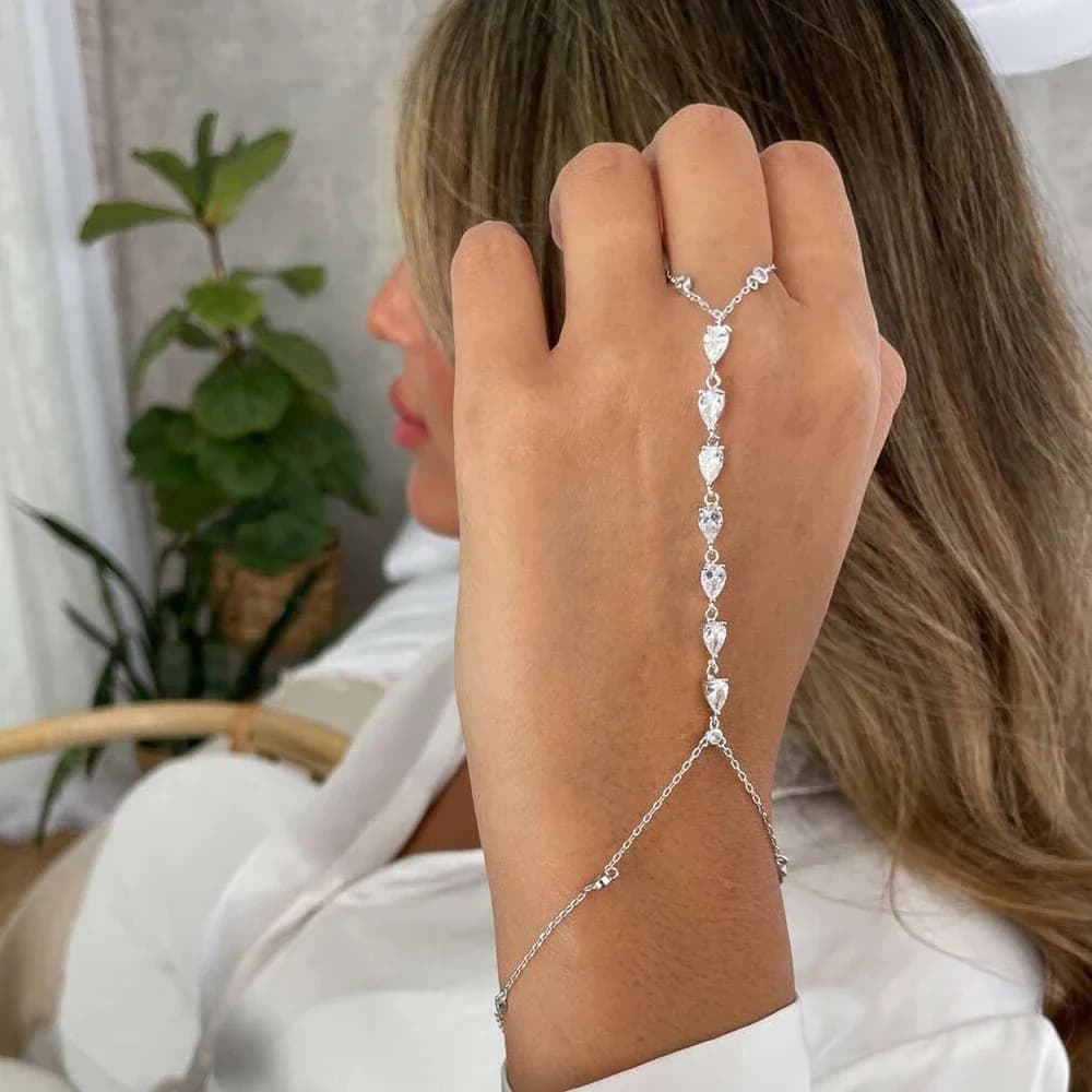 Bracciale a catena da dito con zirconi a goccia, gioiello regolabile, stile Boho 2025, per sposa, in metallo, da indossare sul dorso della mano, per feste, da donna