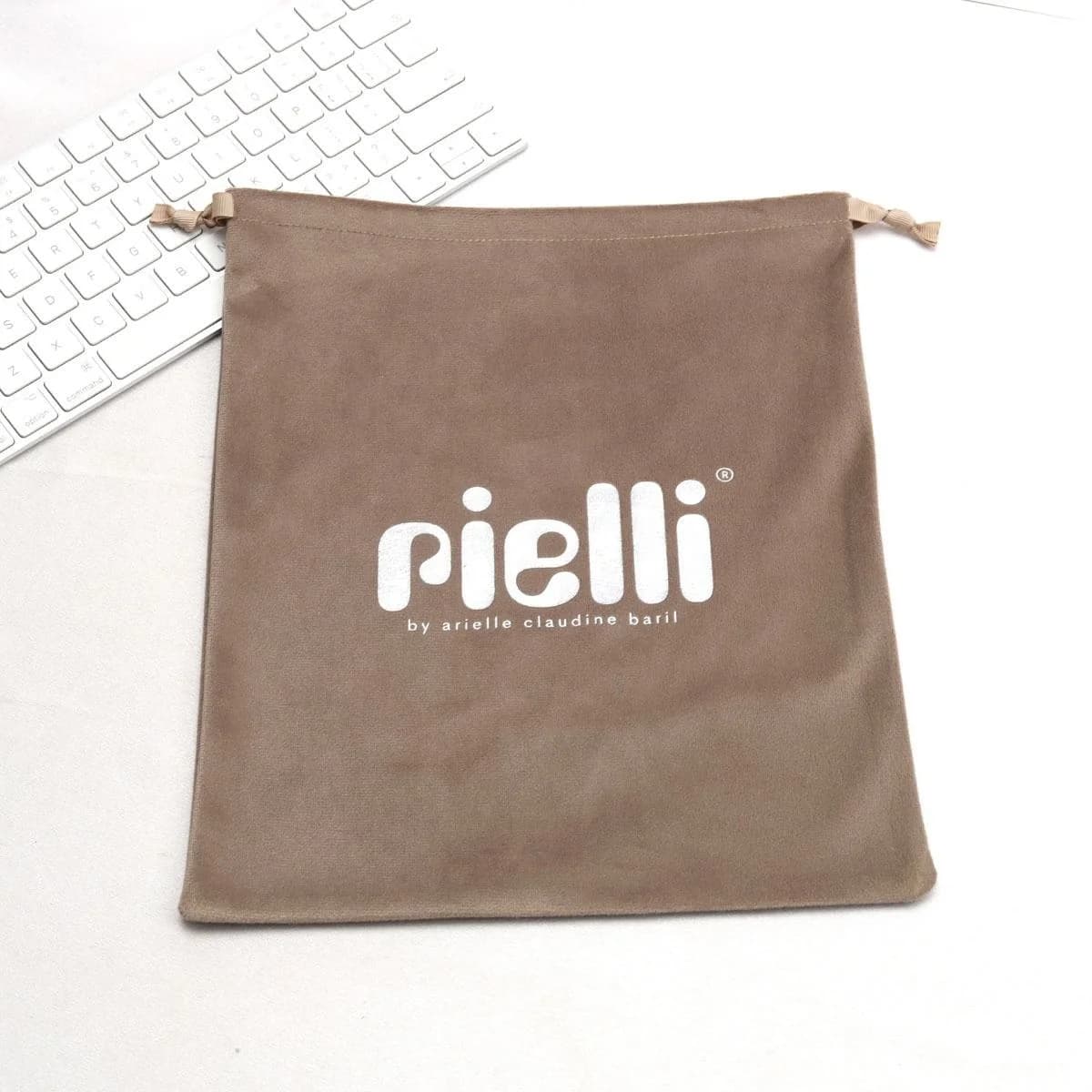 24 pcs custom logo printed plush velvet shoe hairdryer shower bag with coulisse luxury super soft lingerie clothes holder Du