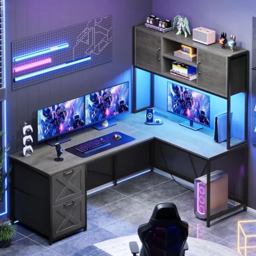 Scrivania da Gaming a L con Cassetti in Tessuto e Presa di Corrente, Luci LED Grigie, Design Reversibile, Scaffale e Ripiano Portaoggetti per Casa/Ufficio