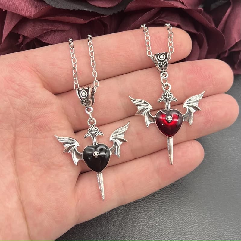 1pcs Punk Cross Skull Enamel Peach Heart Necklace Devil's Winged Dagger Heart Pendant Necklace Gothic Jewelry Gift