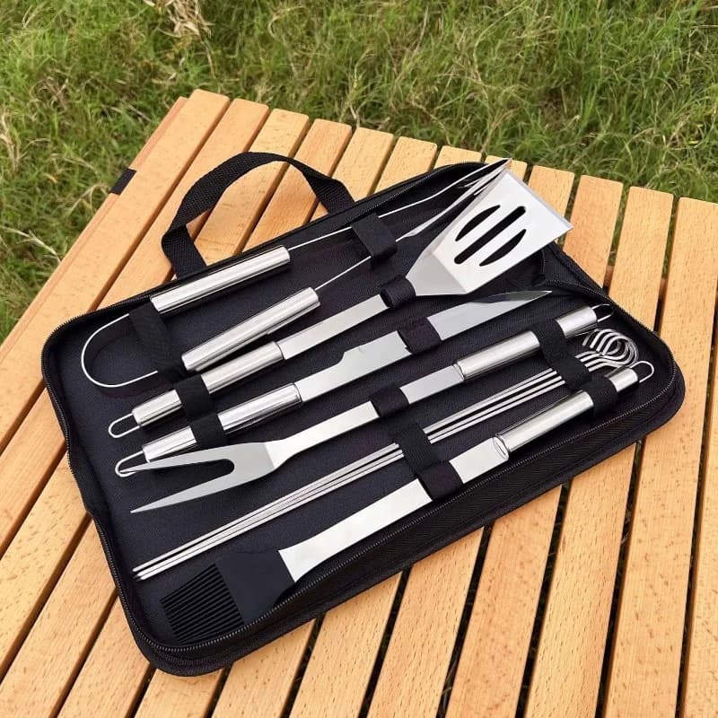 Set di Utensili per Barbecue in Acciaio Inox - Spatola/Pinze/Forgiello con Guanto Isolante, Strumenti per Grigliate all'Aperto