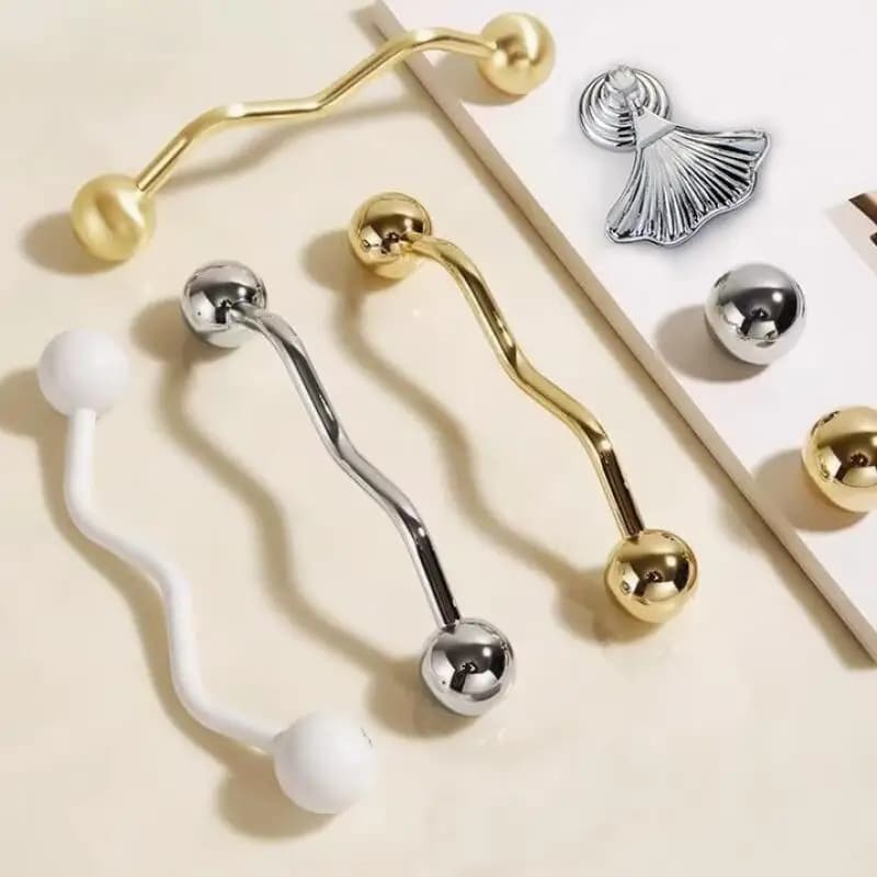 Maniglia per Armadio di Lusso Leggero, Maniglie Moderne e Semplici per Cassetti e Ante di Guardaroba