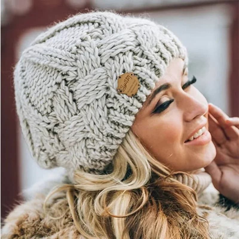 Nuovo cappello invernale da donna lavorato a maglia coreano berretto spesso Skullies cappello autunno esterno caldo streetwear berretti rosso nero bianco