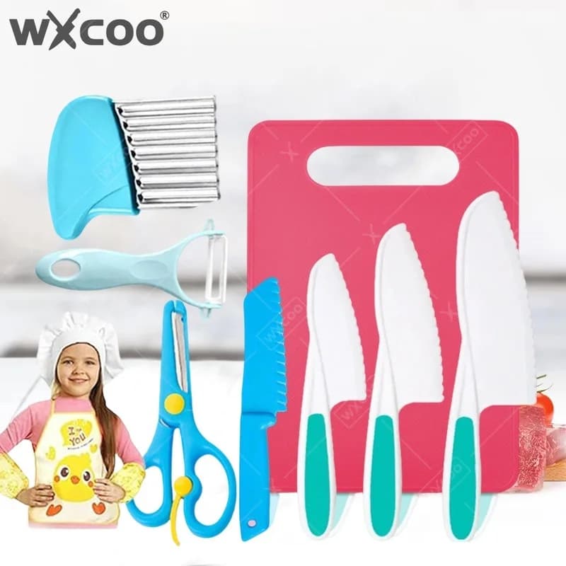 WXCOO Set di 9 Coltelli da Cucina per Bambini, Set Sicuro con Pelapatate, Coltelli in Plastica per Frutta, Accessori da Cucina Fai-da-Te con Taglieri