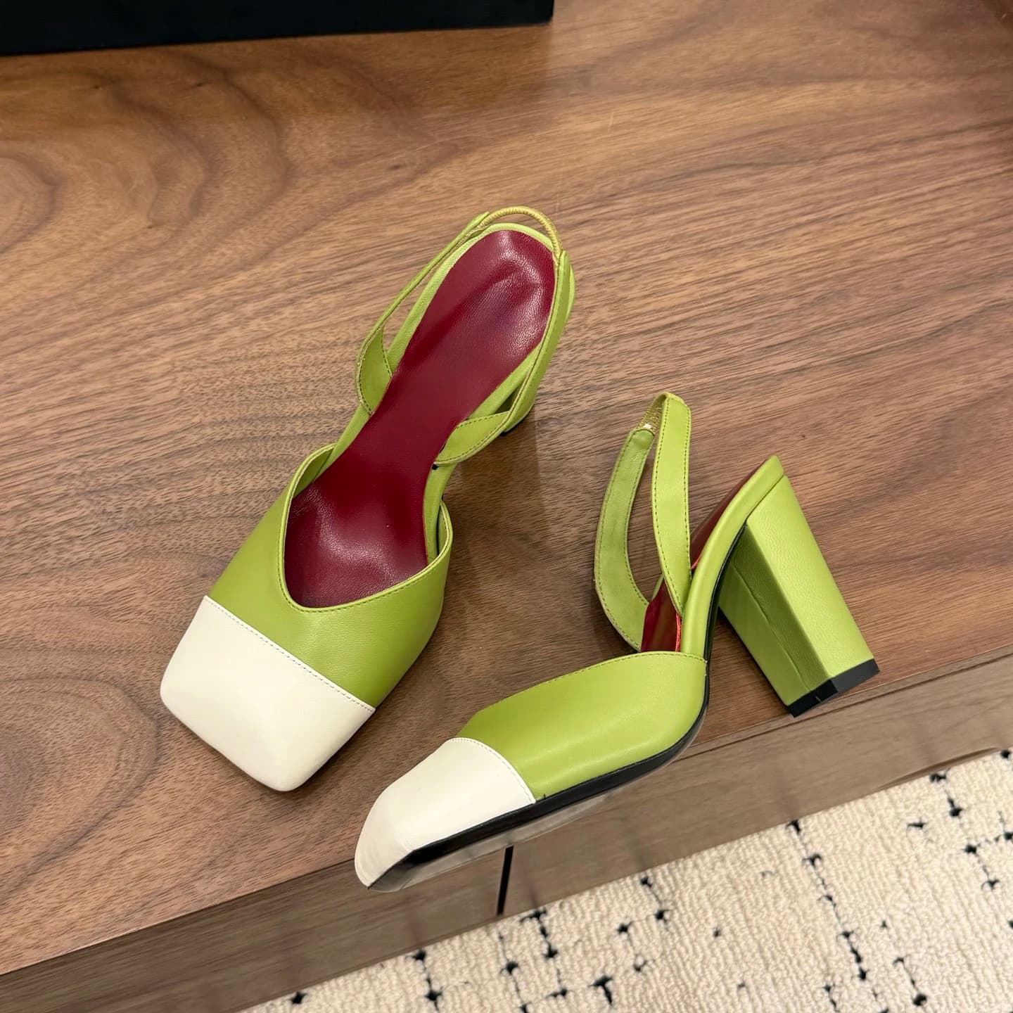 Sandali di Lusso da Donna in Vera Pelle con Cinturini e Tacco Spesso, Scarpe con Punta Quadrata - la Scelta Perfetta per il Pendolarismo