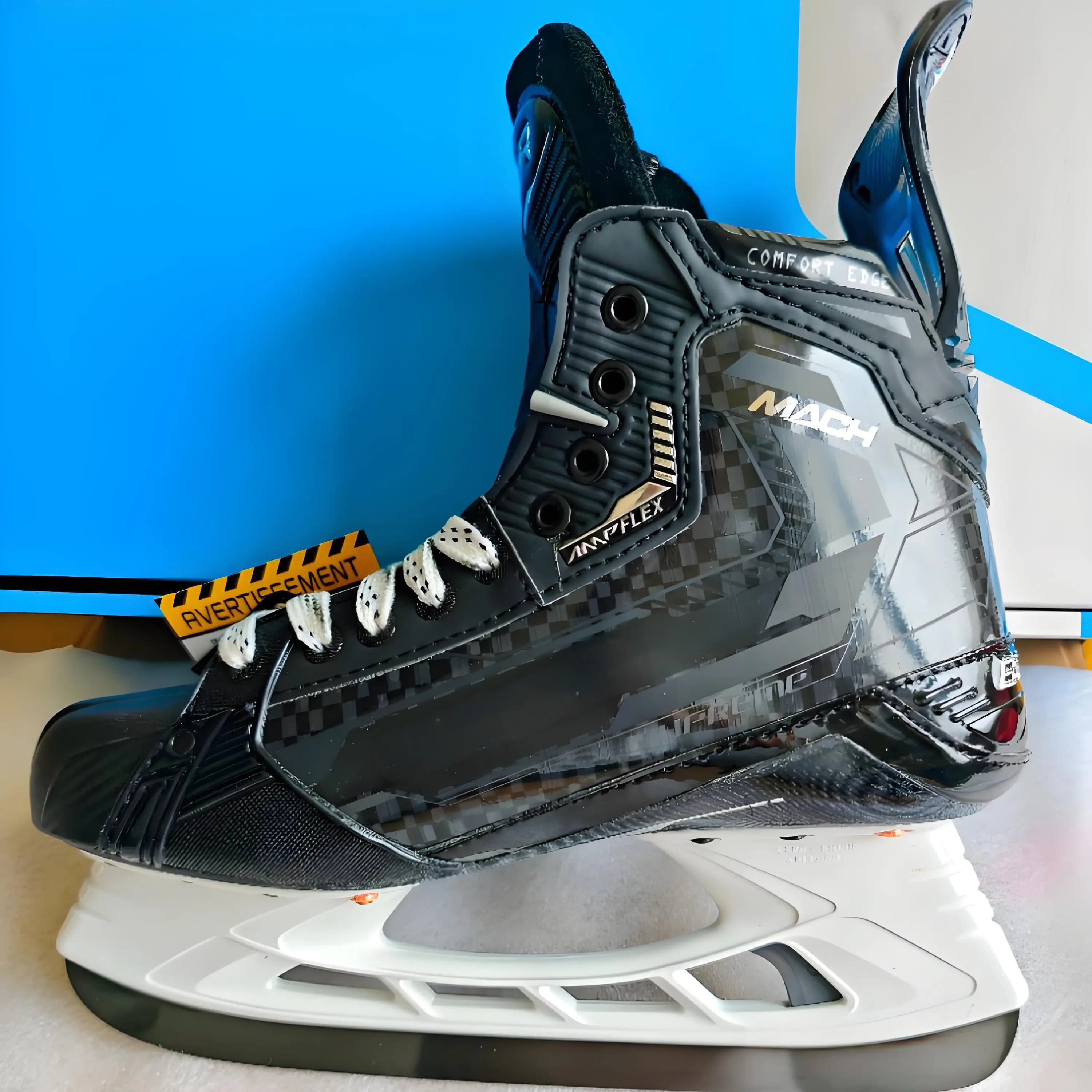 Pattini da Hockey su Ghiaccio Professionali di Livello Senior con Design Leggero, Supporto per Caviglia e Protezioni in Titanio, in Fibra di Carbonio