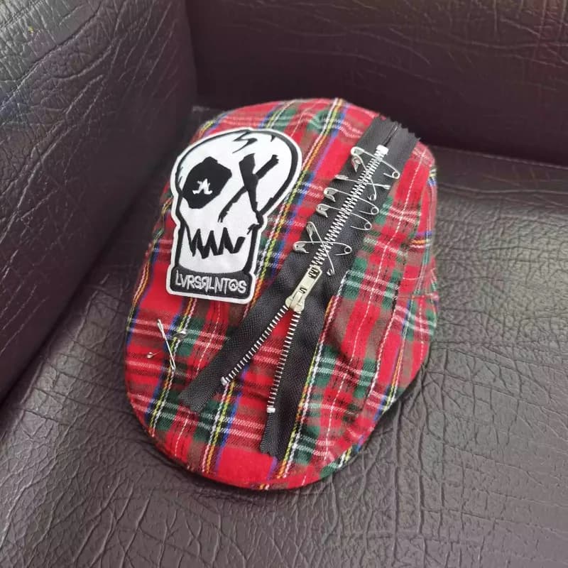 Japanese Vintage Berets Y2k Harajuku Subculture Punk Skull Retro Painter Hats Hip Hop Men Women Red Plaid Gothic Fashion Caps