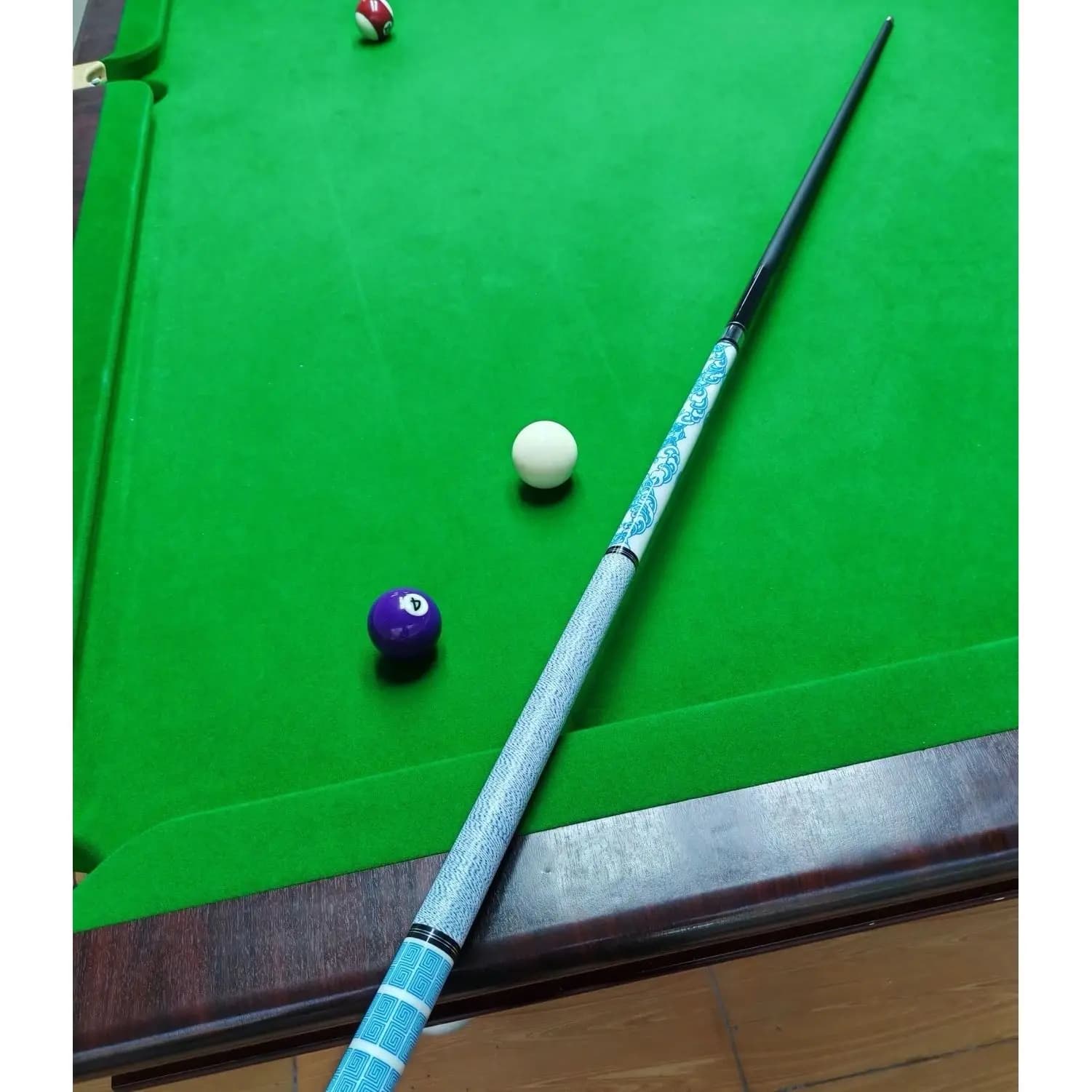 Professional Blue And White Porcelain Style Billiard Cue Non-slip Grip Snooker Pool Cue Stick For Indoor Billiard Sports