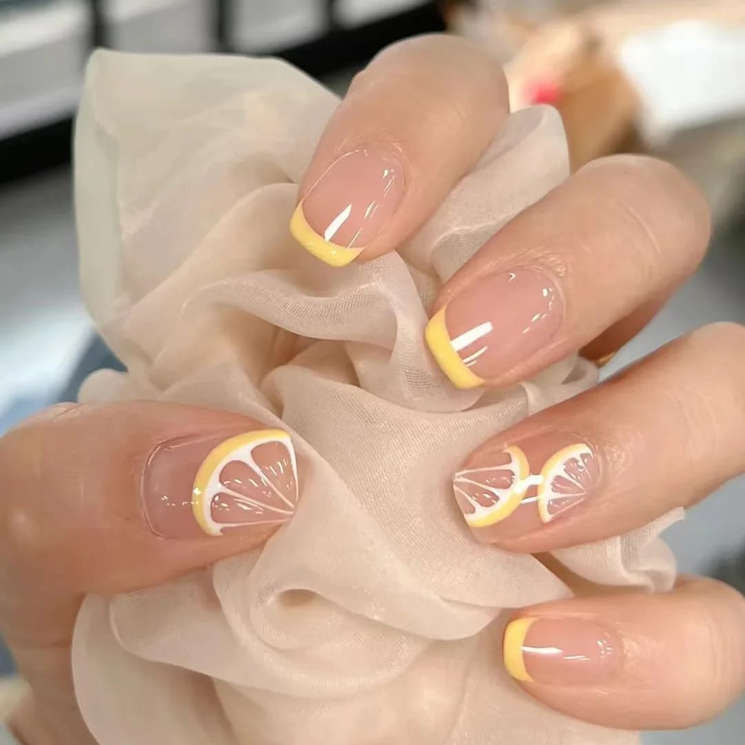 Set di 24 Unghie Finte Corte con Design Francese e Linee Artistiche per Manicure e Extension