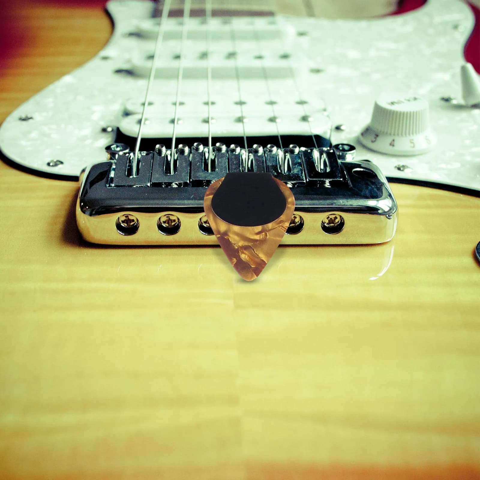 20 Pezzi Grip Adesivi per Plettri da Chitarra in Materiale Eva Premium, Antiscivolo per un Controllo Migliorato, Compatti e Facili da Riporre