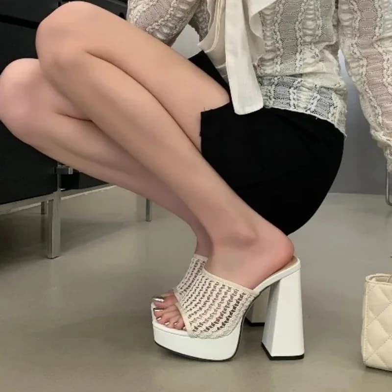 Women's Slippers Fashion Design Hollow Out Open Toe Slippers Women Street Style Square High Heels Women Sandal Slide Summer Shoe