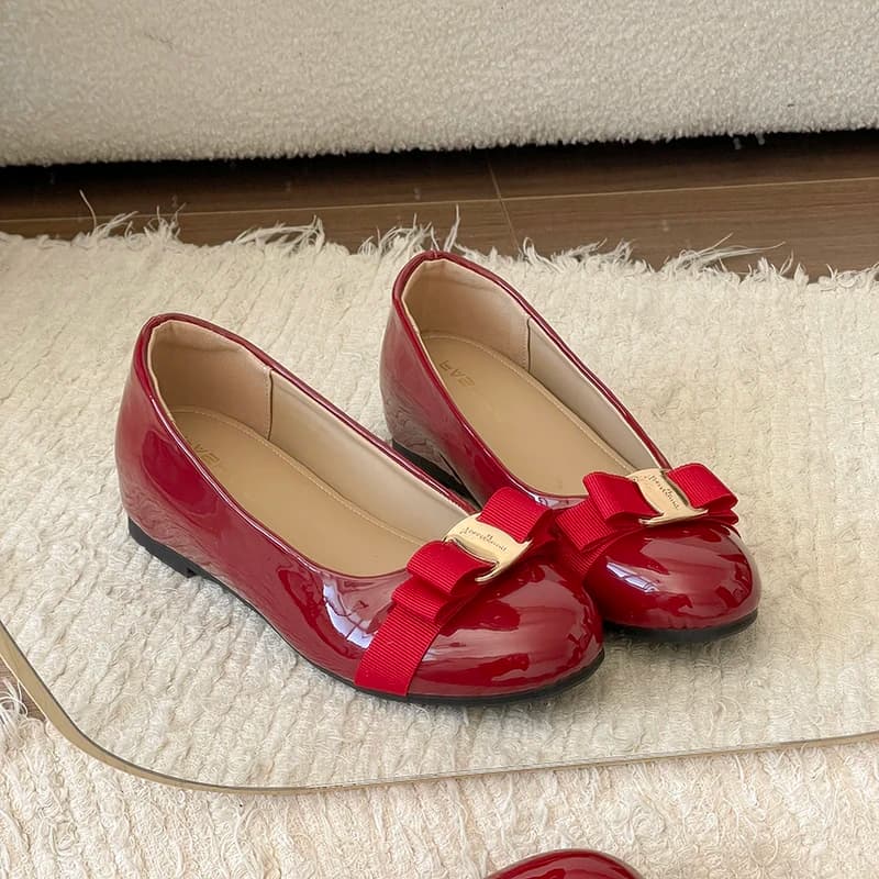 2026 New Versatile Bow Shallow Single Shoes Women's Flat Shoes French Style Black Lacquer Flat Ballet Shoes