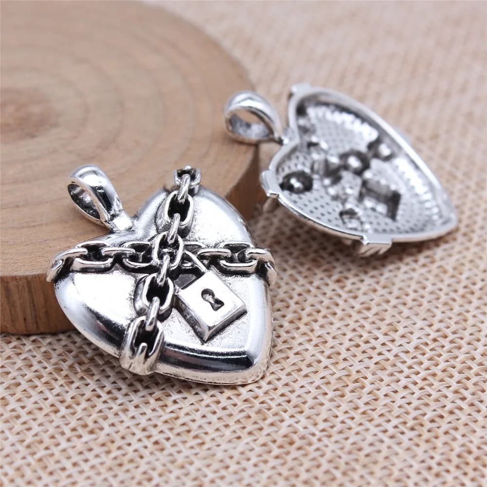 10pcs 26x33mm(1.02x1.3inch) Antique Silver Color Gothic Chain Lock Heart Charms Wholesale DIY Jewelry Findings
