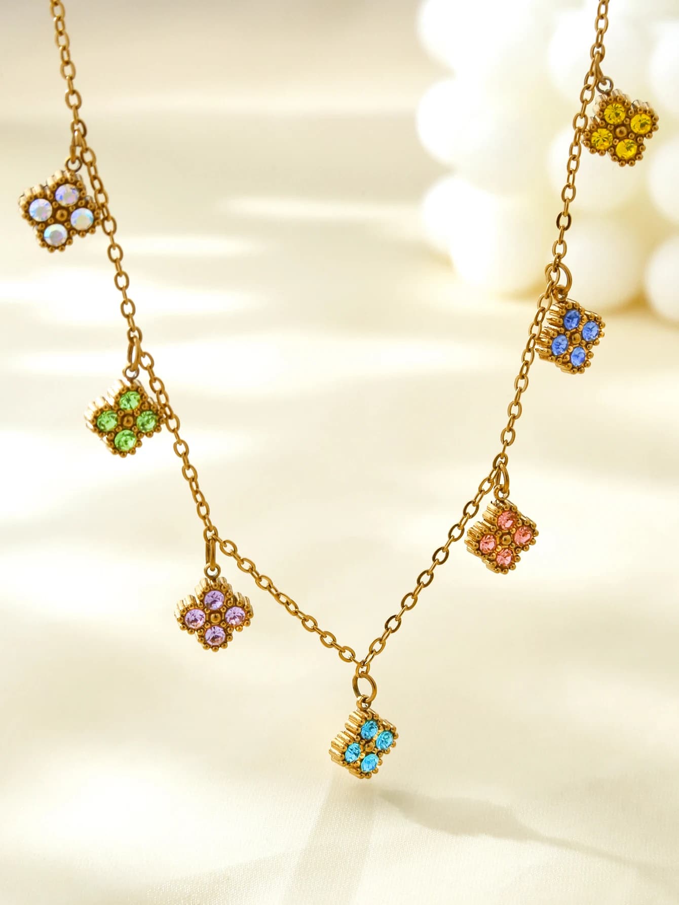 Giappone e Corea del Sud Nicchia squisita luce di lusso in acciaio inossidabile placcato oro 18 carati colorato collana di quadrifoglio fortunato