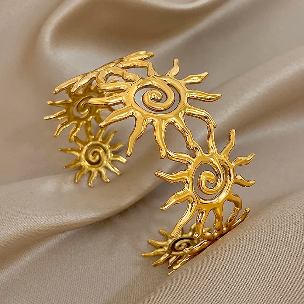 Vintage Sun Totem Swirl Open Cuff Bangles for Women Men Trendy Stainless Steel Gold-Plated Bracelet Bangle Personality Jewelry