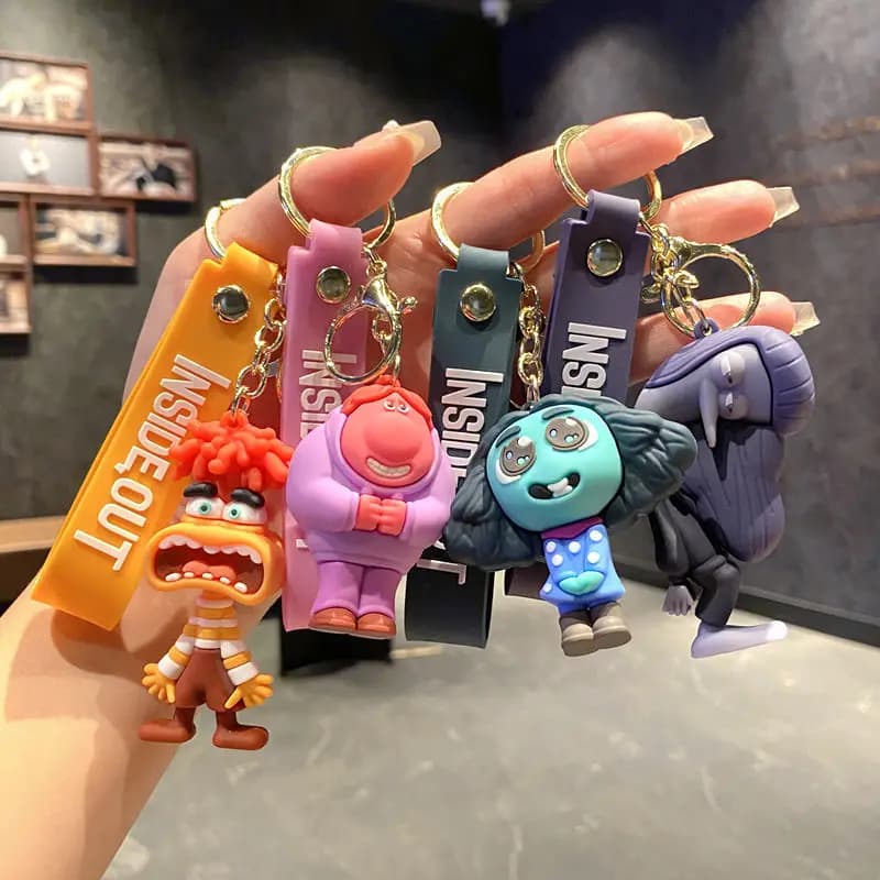 Portachiavi con personaggio anime Disney Inside Out 2, portachiavi in silicone Inside Out, simpatico portachiavi a forma di cartone animato, ciondolo per borsa o auto, regalo di compleanno per i fan