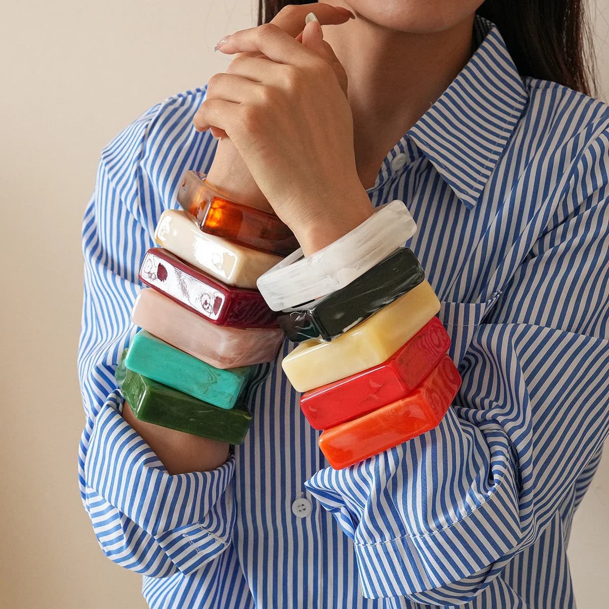 Braccialetti larghi spessi con geometria quadrata colorata acrilica alla moda in 11 colori per bracciale in resina da indossare tutti i giorni da donna