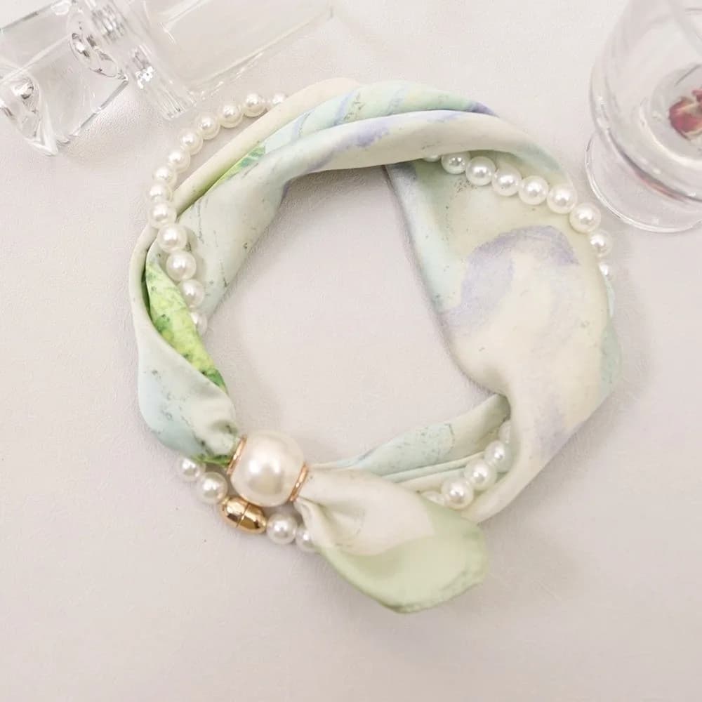 Multifunctional Magnetic Pearl Buckle Silk Bandana Floral Print Lightweight Square Silk Scarf Polyester Portable Neck Scarf