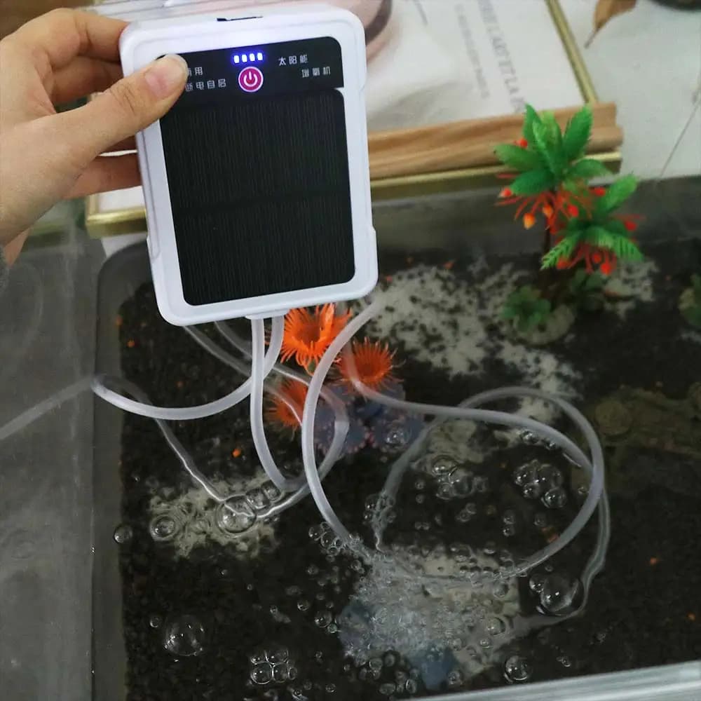 Pompa di Ossigeno Solare Ricaricabile USB Ultra Silenziosa Impermeabile per Pesca, Pompa di Ossigeno Automatica 2-4L/min, Aeratore Portatile per Allevamento Ittico