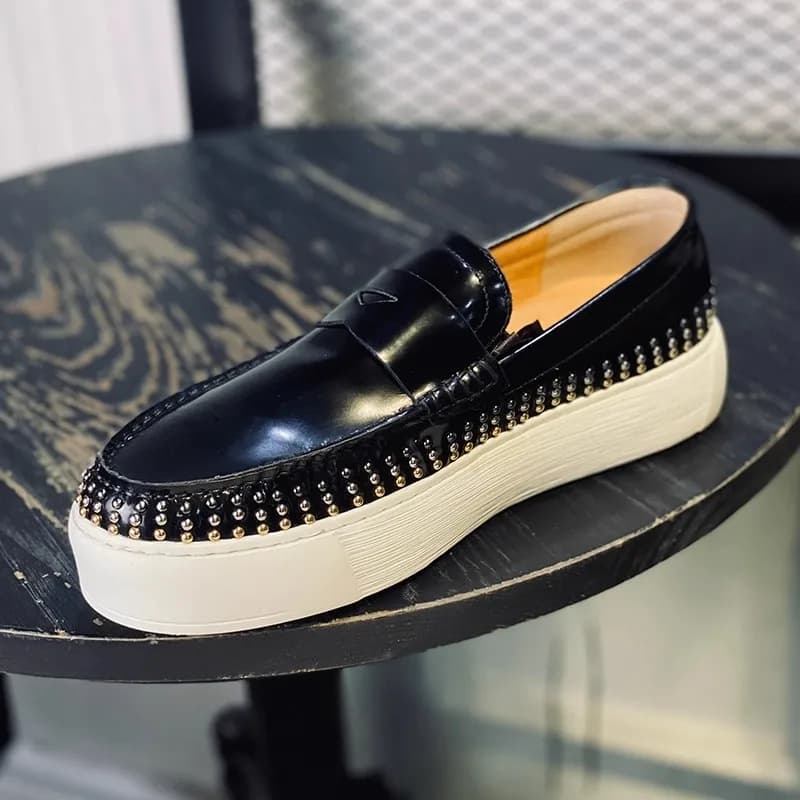 Flat men's shoes spring new riveted leather thick sole height-increasing footboard shoes large size small size casual shoes