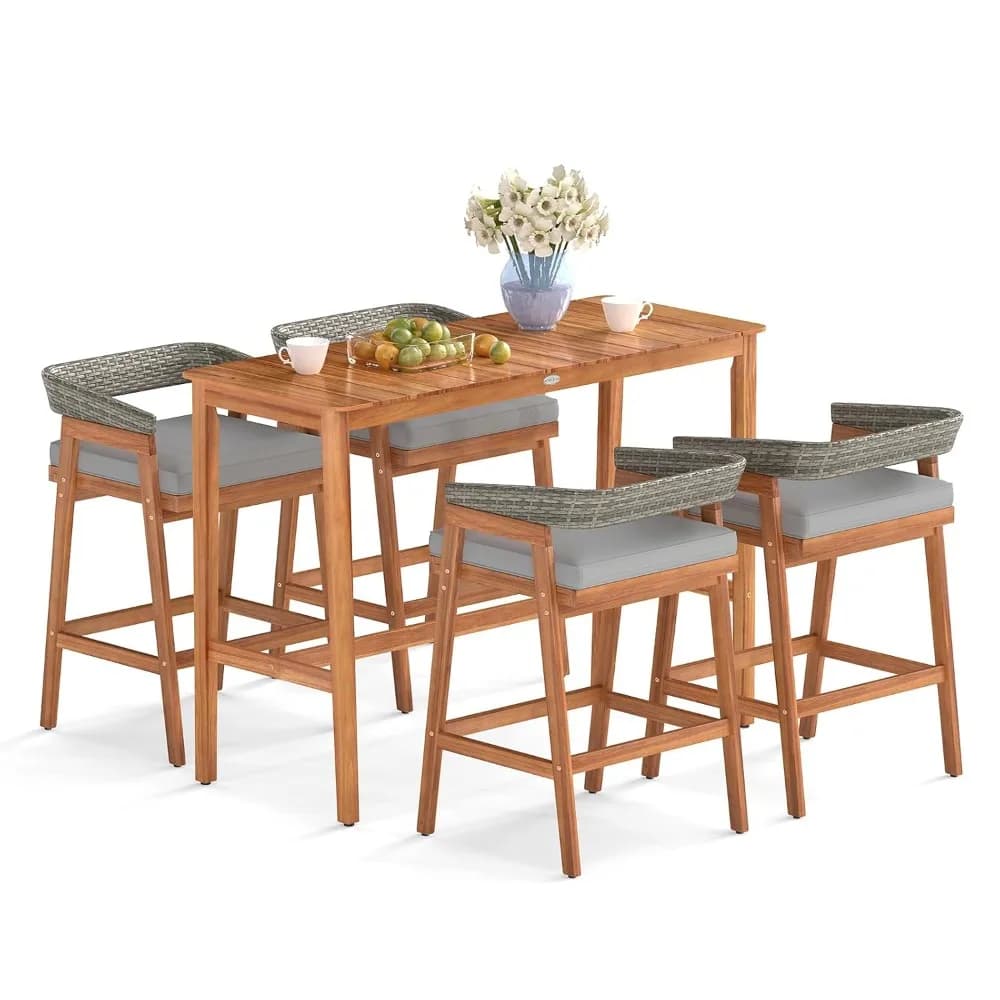 Set da bar da patio da 5 pezzi, tavolo da esterno ad altezza bancone in legno di acacia con 4 sgabelli da bar imbottiti con schienale curvo in rattan e poggiapiedi